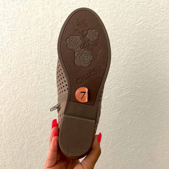 short brown booties! never been worn (new with tag) - Picture 5 of 5